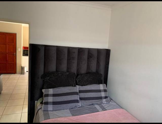 3 BEDROOM HOUSE FOR SALE IN CLAYVILLE